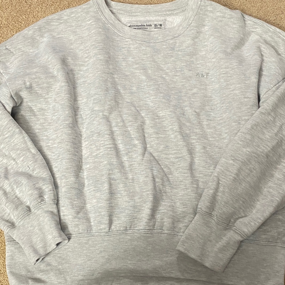 Abercrombie Girls 15/16 Light Gray Crewneck Sweater